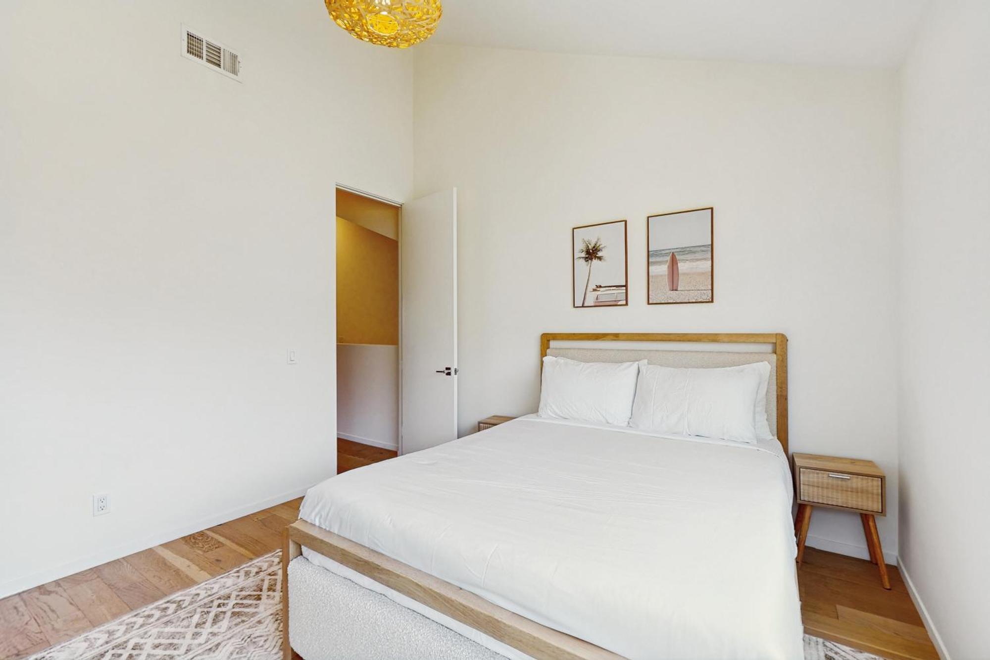 Sea & Stroll Abode *