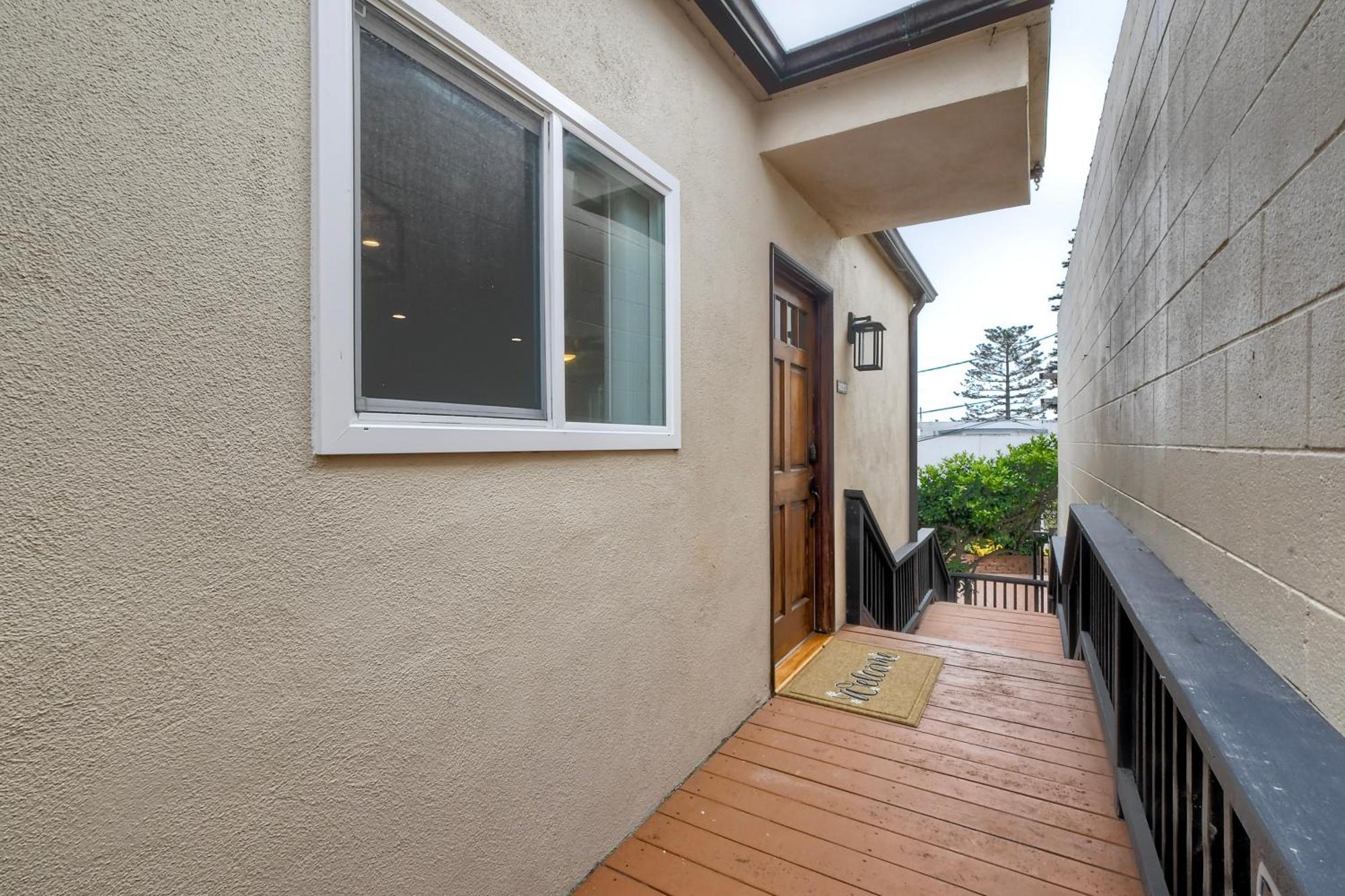 Luxury Duplex, Sleeps 9, Dog-friendly, Ac, Fire Pit & Grill Holiday home