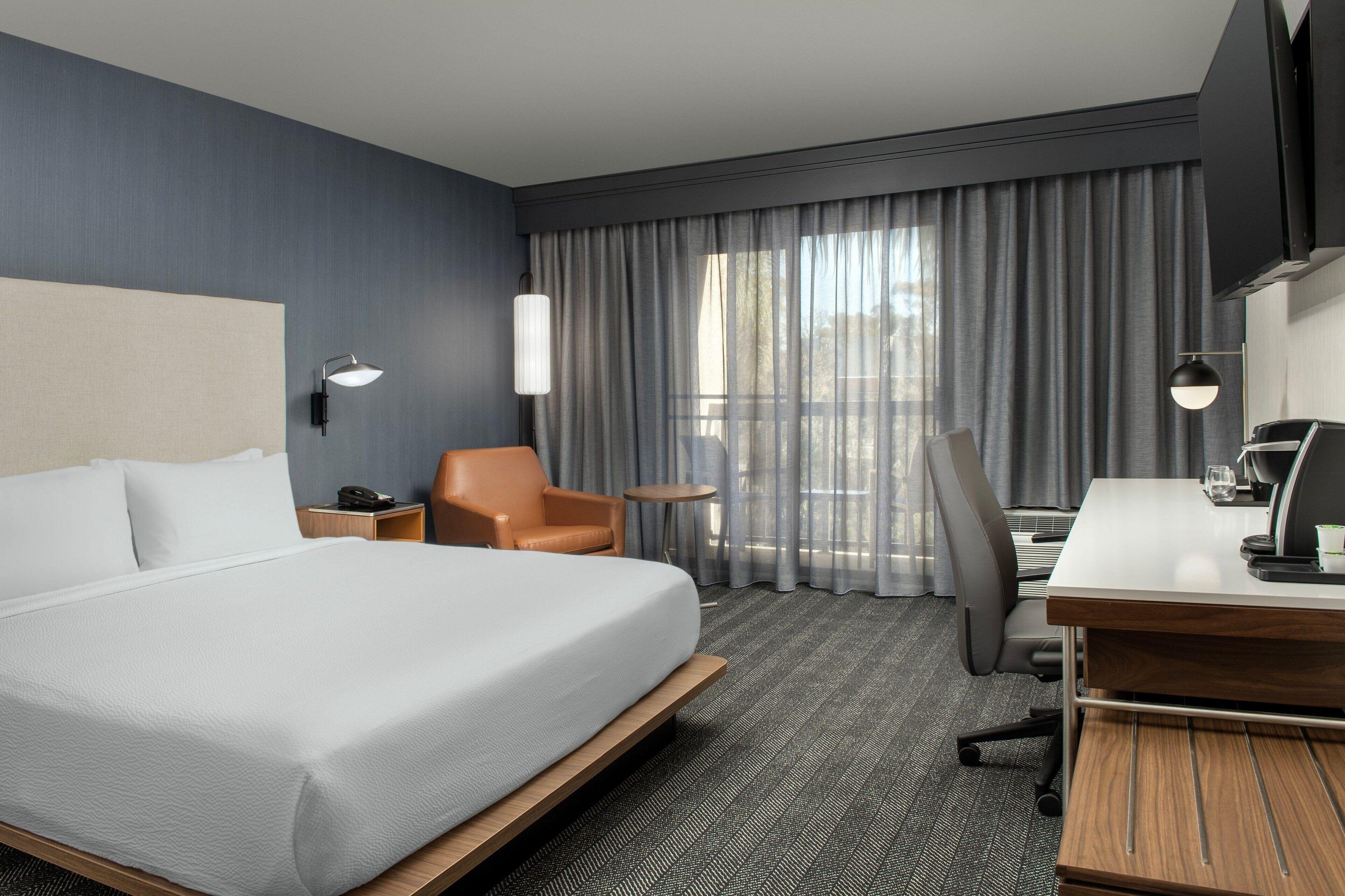 Courtyard By Marriott San Diego