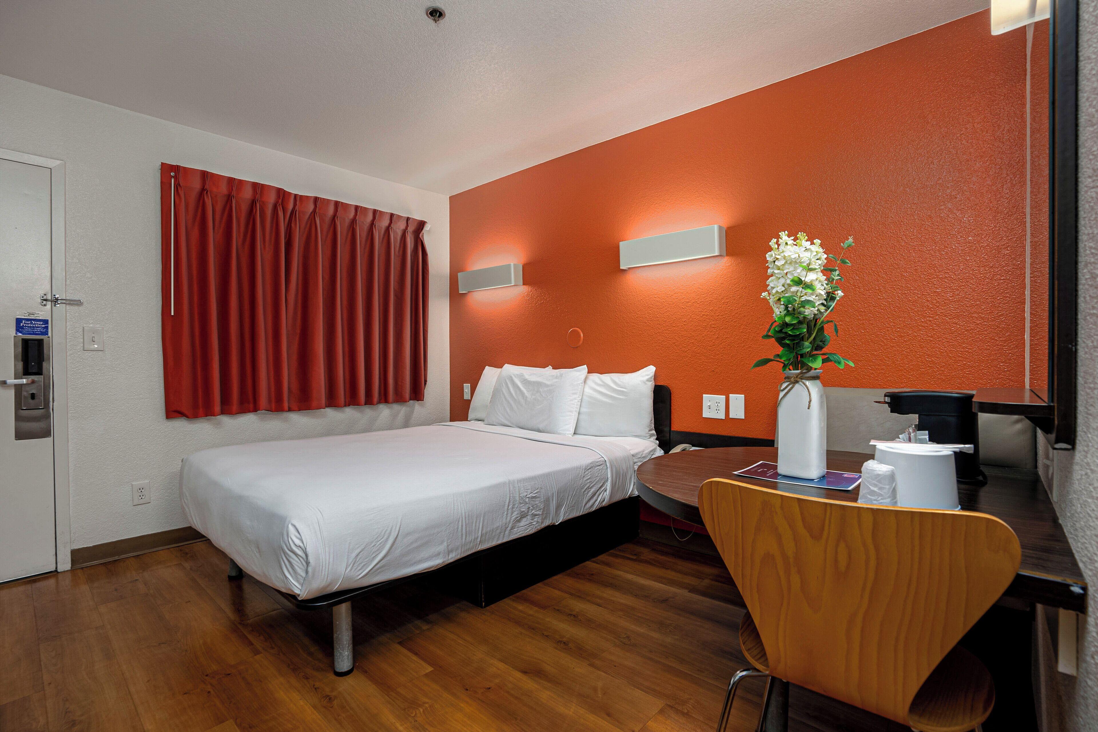 6-carlsbad, Ca Hotel