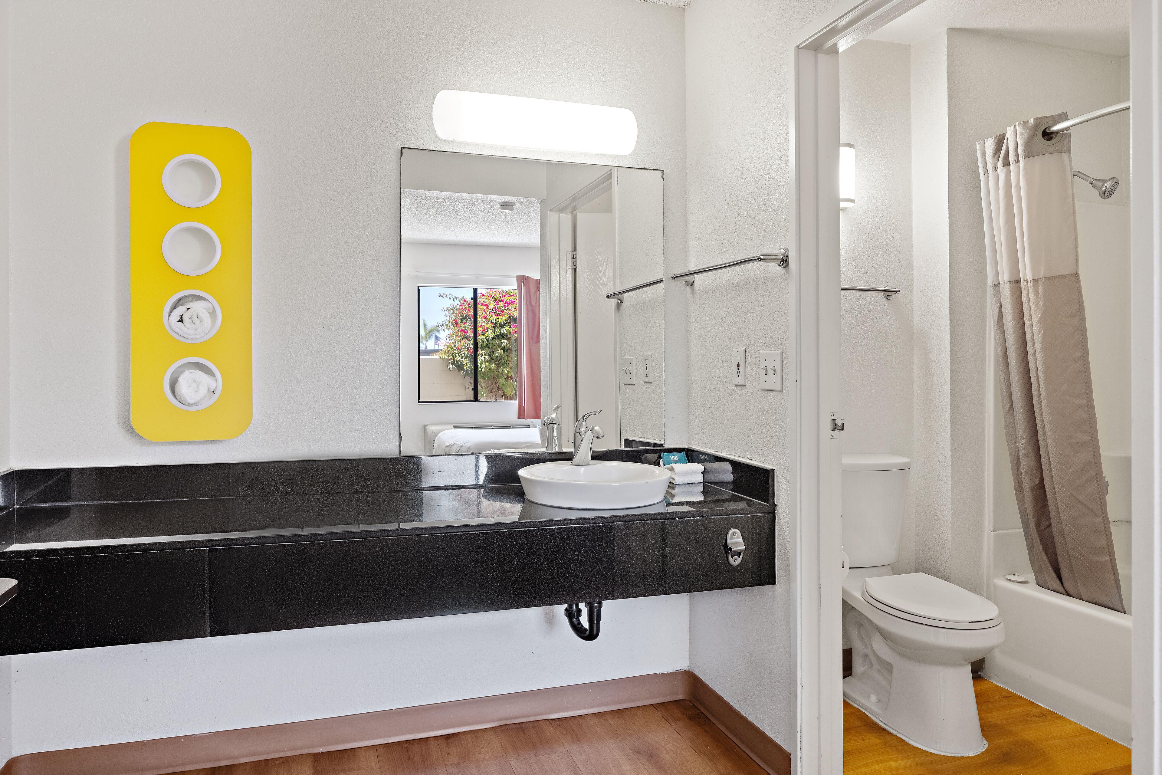 6-carlsbad, Ca - Village Carlsbad