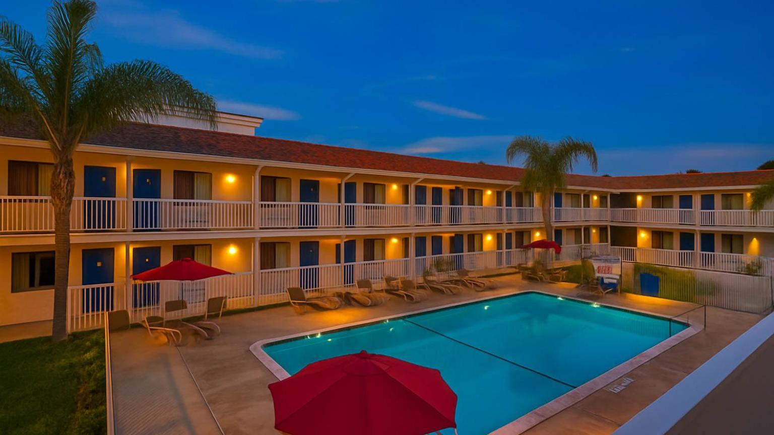 Hotel 6-carlsbad, Ca 3*