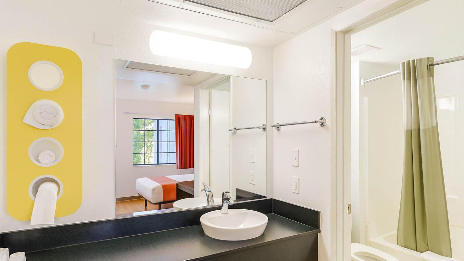 Hotel 6-carlsbad, Ca Carlsbad