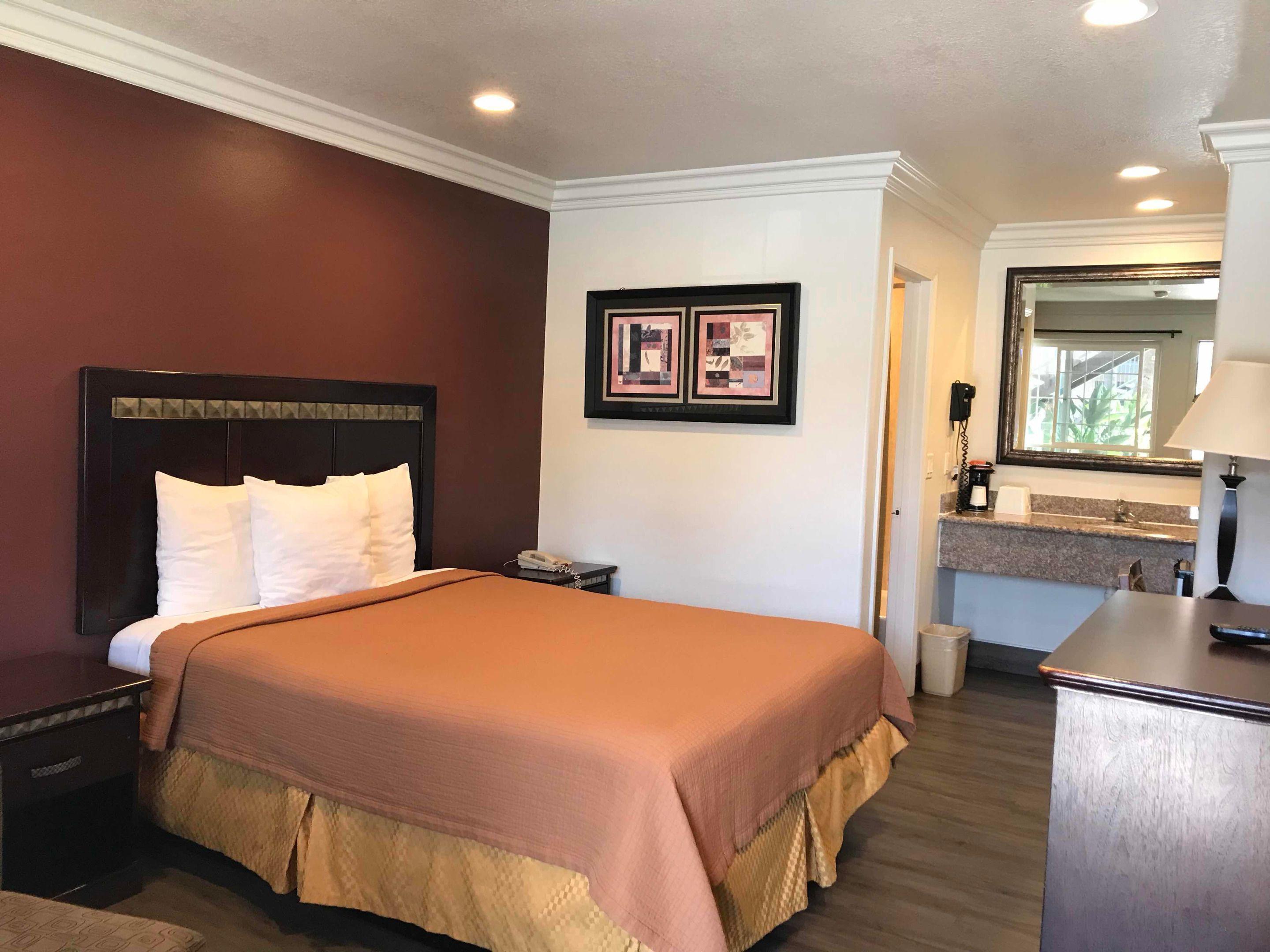 Hyland Near Legoland Motel Carlsbad