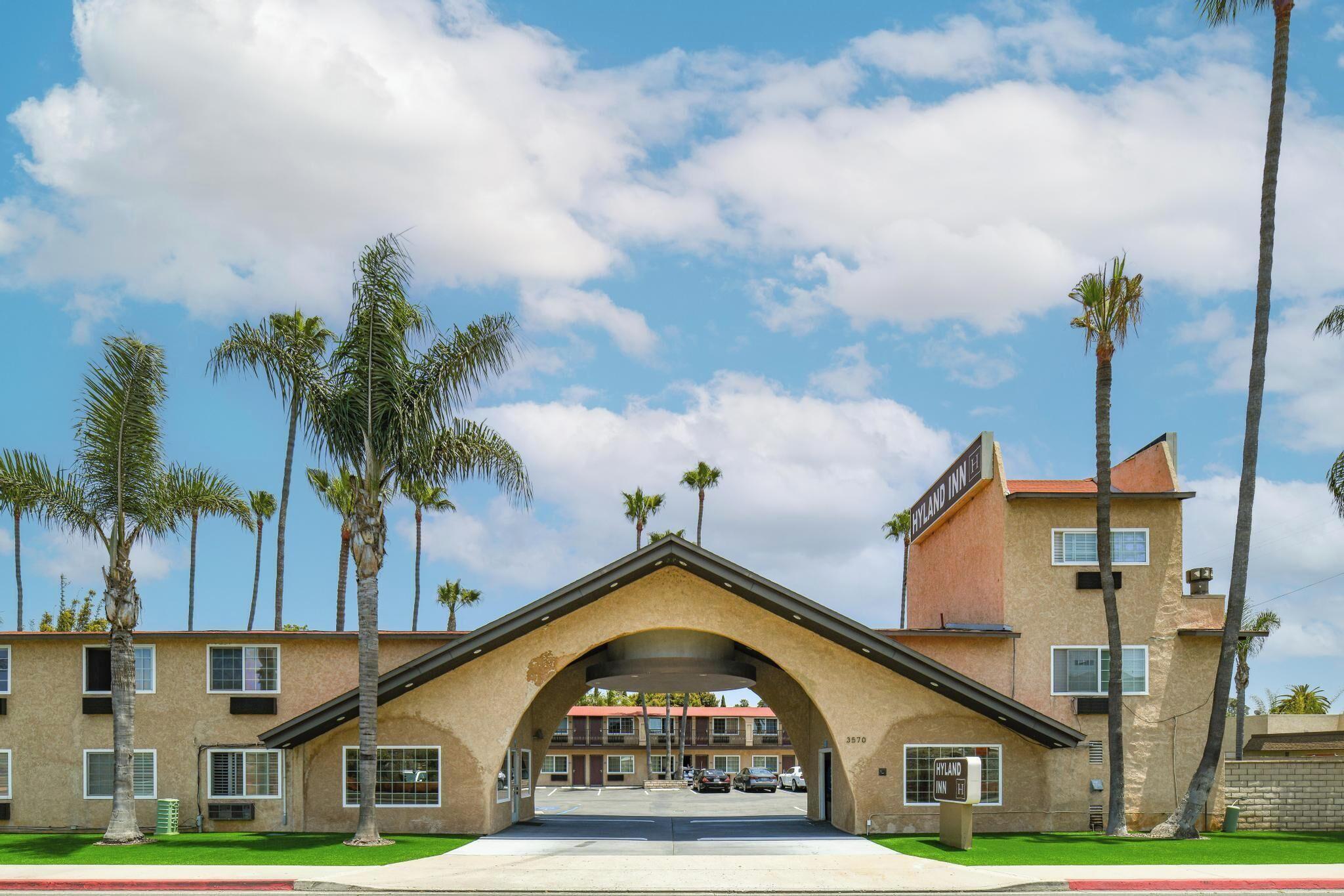 Hyland Near Legoland Motel 2*