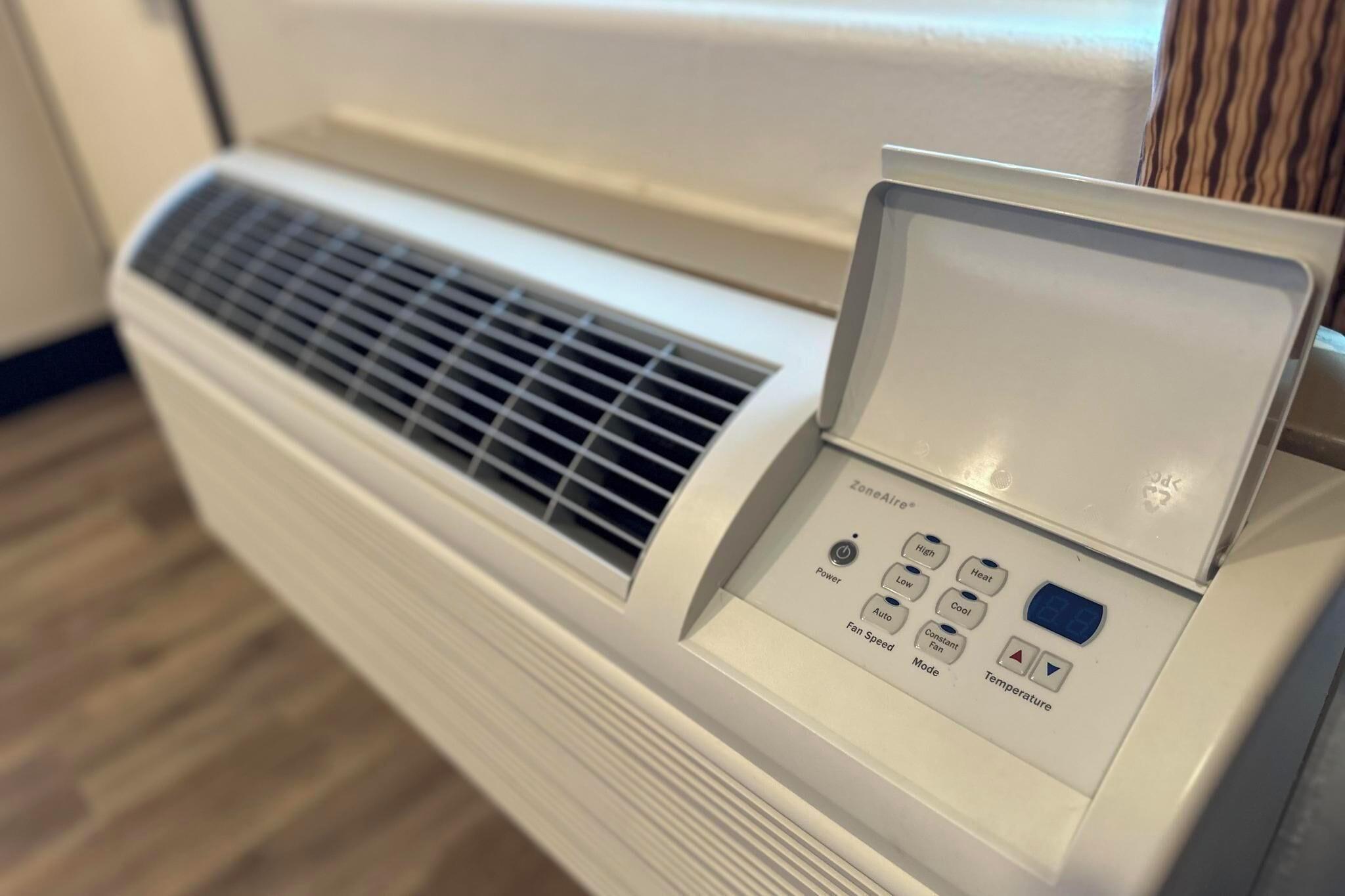 Hyland Near Legoland Motel