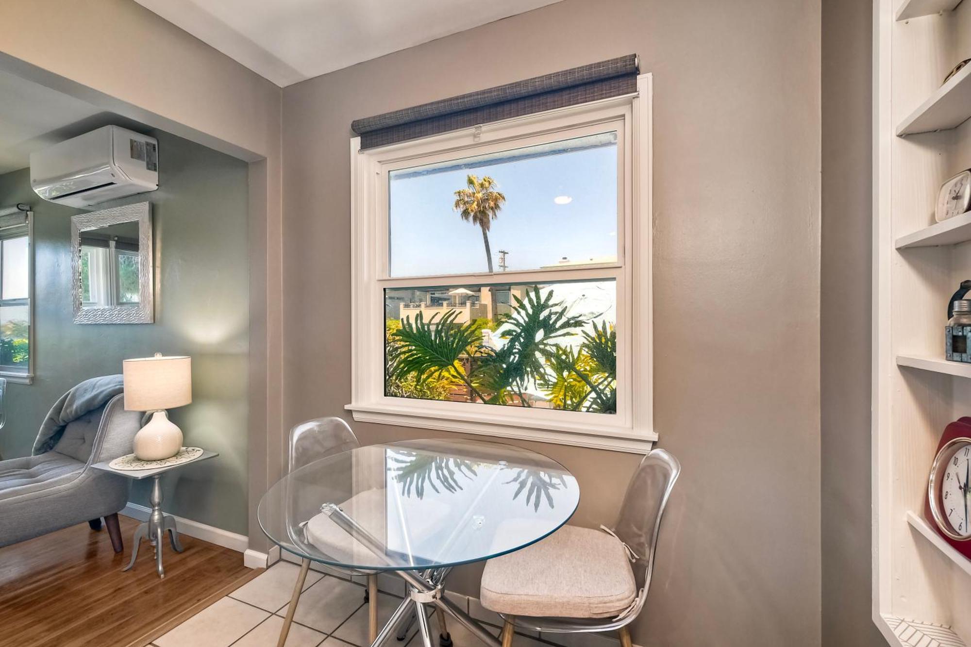 Walk To - Ev Charger - Outdoor Dining - 2br