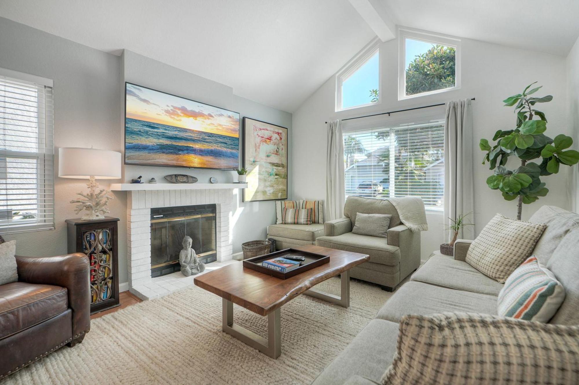 Coastal — Private Patio + Gated Pool & In Minutes To The Beach! Holiday home Carlsbad