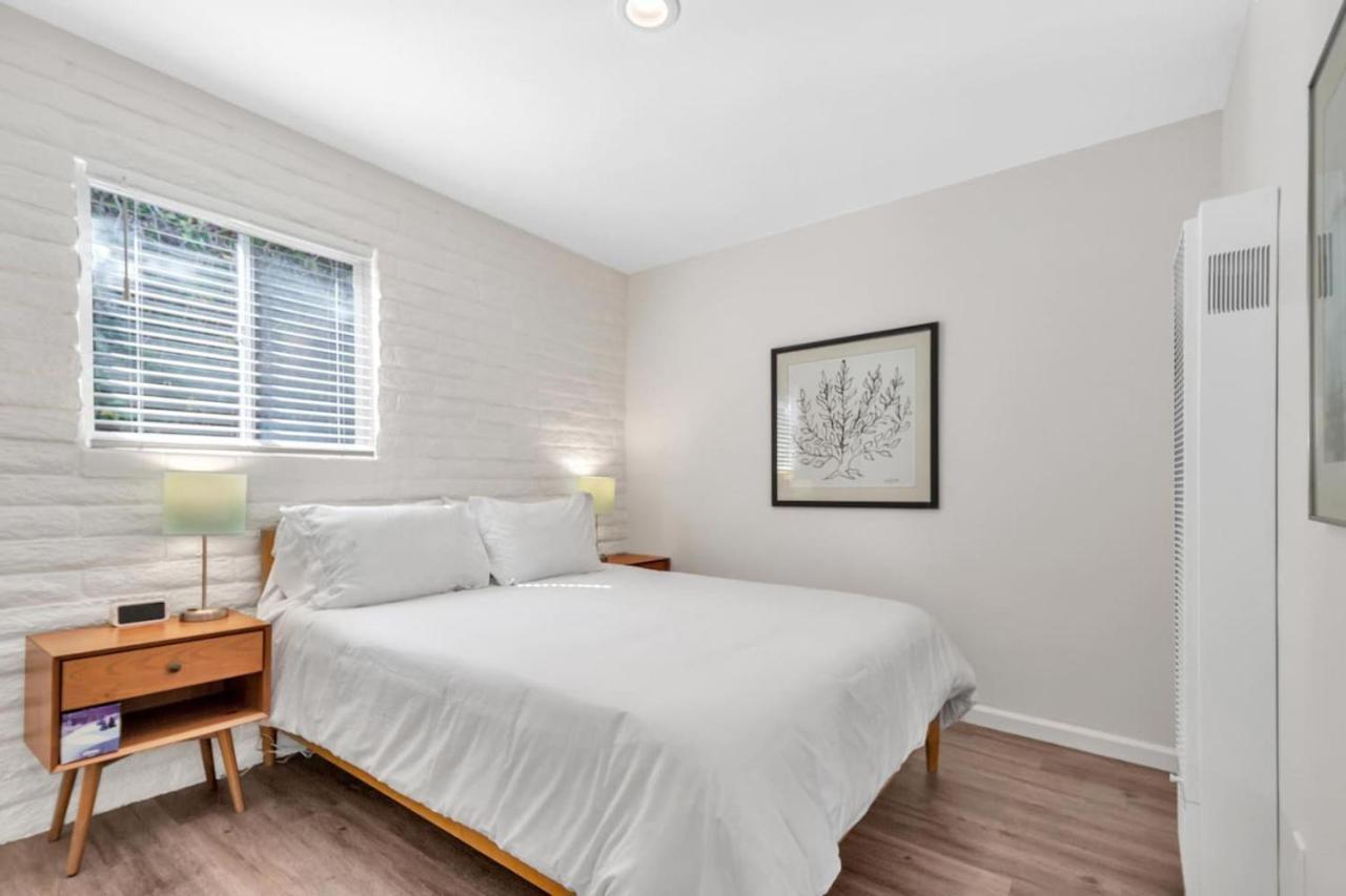 Comfortable 2br Walk To Holiday home *