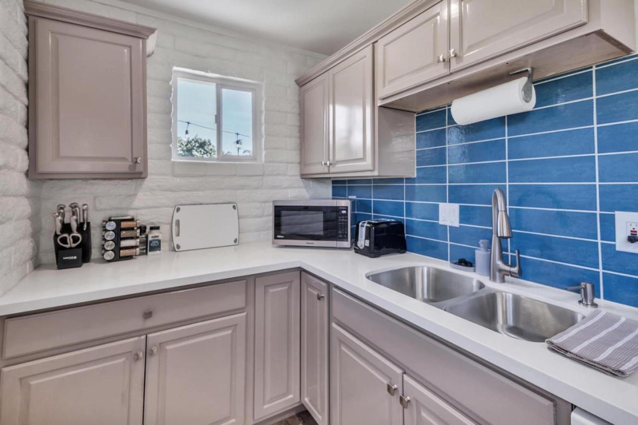 Comfortable 2br Walk To *