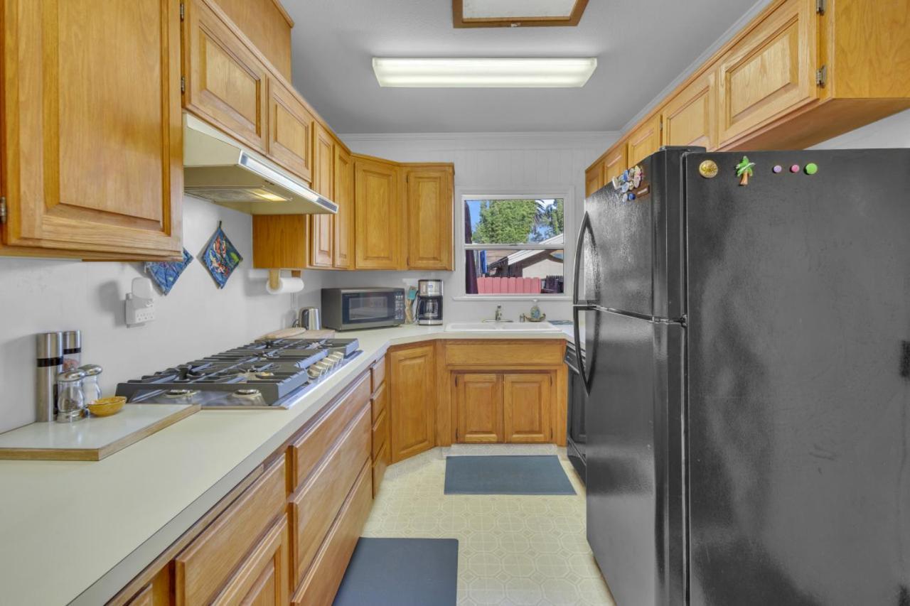 2 Blocks To Beach, Firepit, Sandbox, Bbq, Work Holiday home