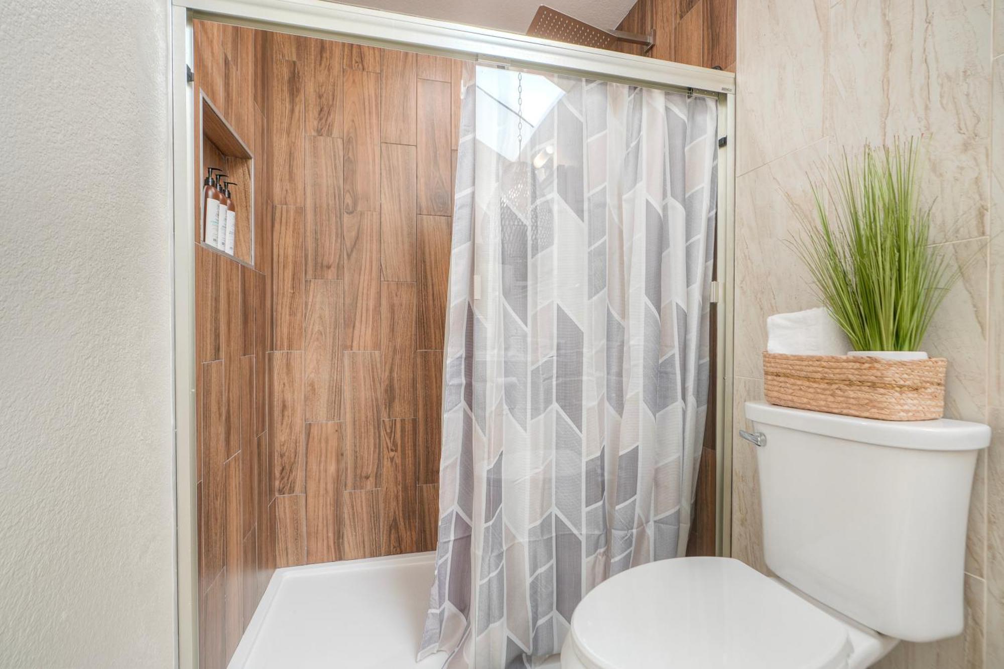 Coastal — Private Patio + Gated Pool & In Minutes To The Beach! *