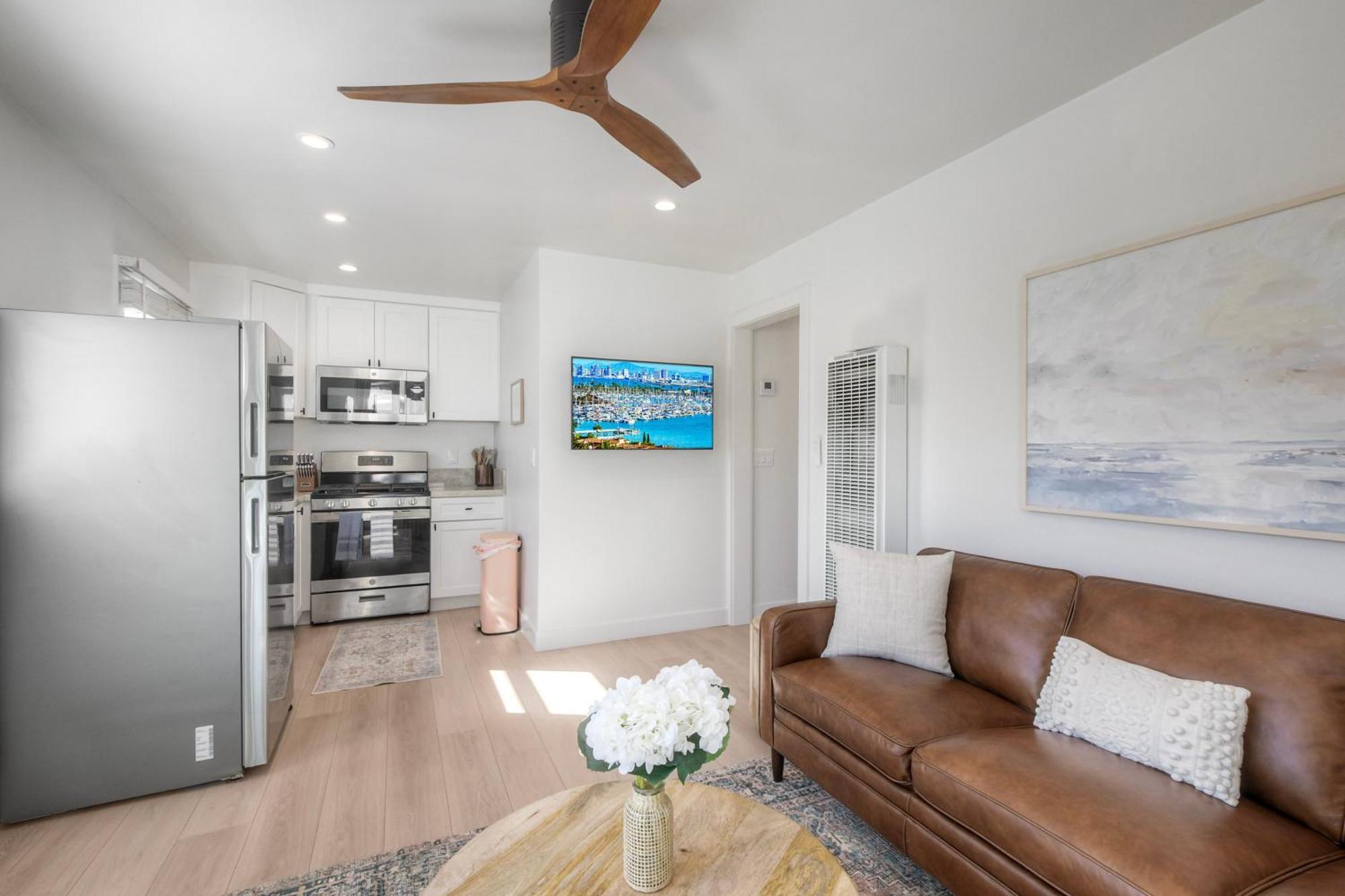 Apartment Modern Vacation With Ocean Views, Private Patio, Fire Pit & Walkable Location