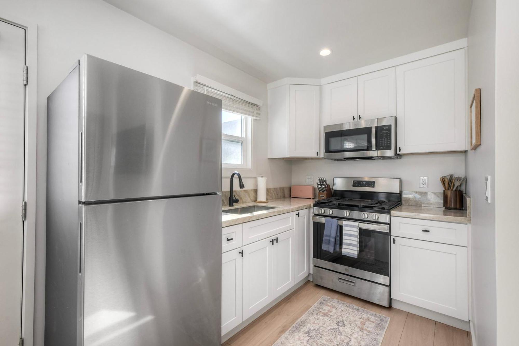 Modern Vacation With Ocean Views, Private Patio, Fire Pit & Walkable Location Apartment Carlsbad