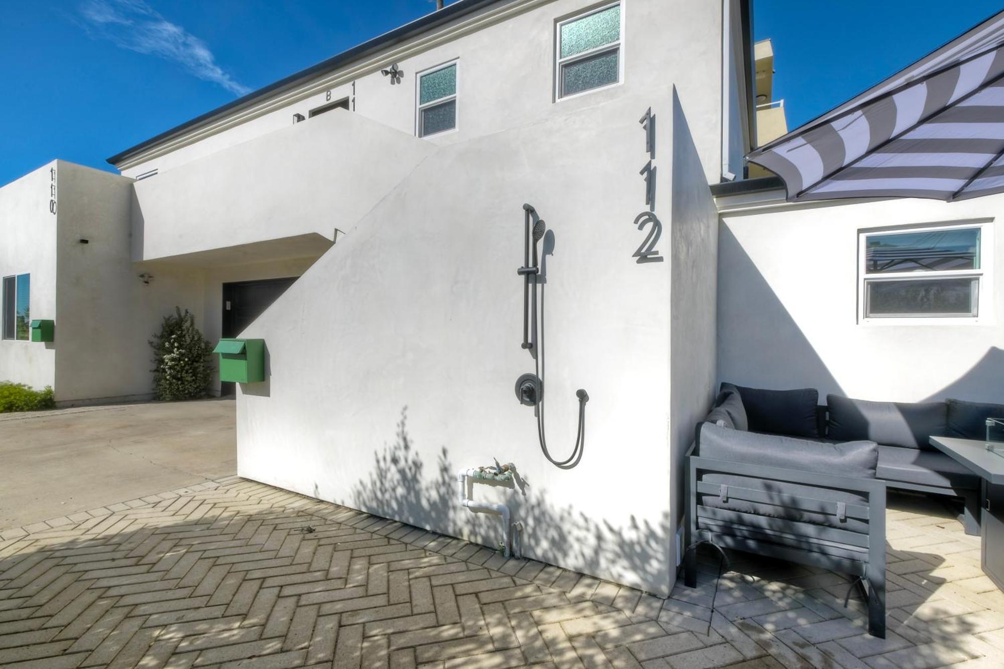 Apartment Modern Vacation With Ocean Views, Private Patio, Fire Pit & Walkable Location *