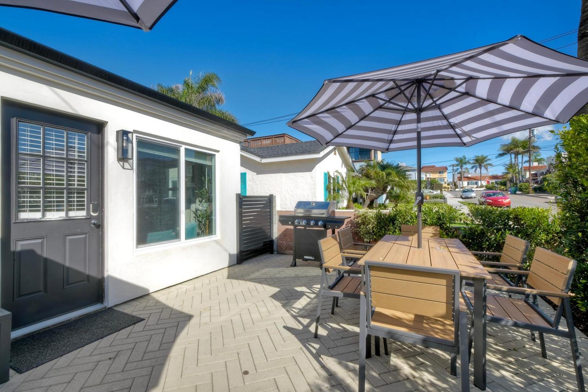 Modern Vacation With Ocean Views, Private Patio, Fire Pit & Walkable Location Apartment *