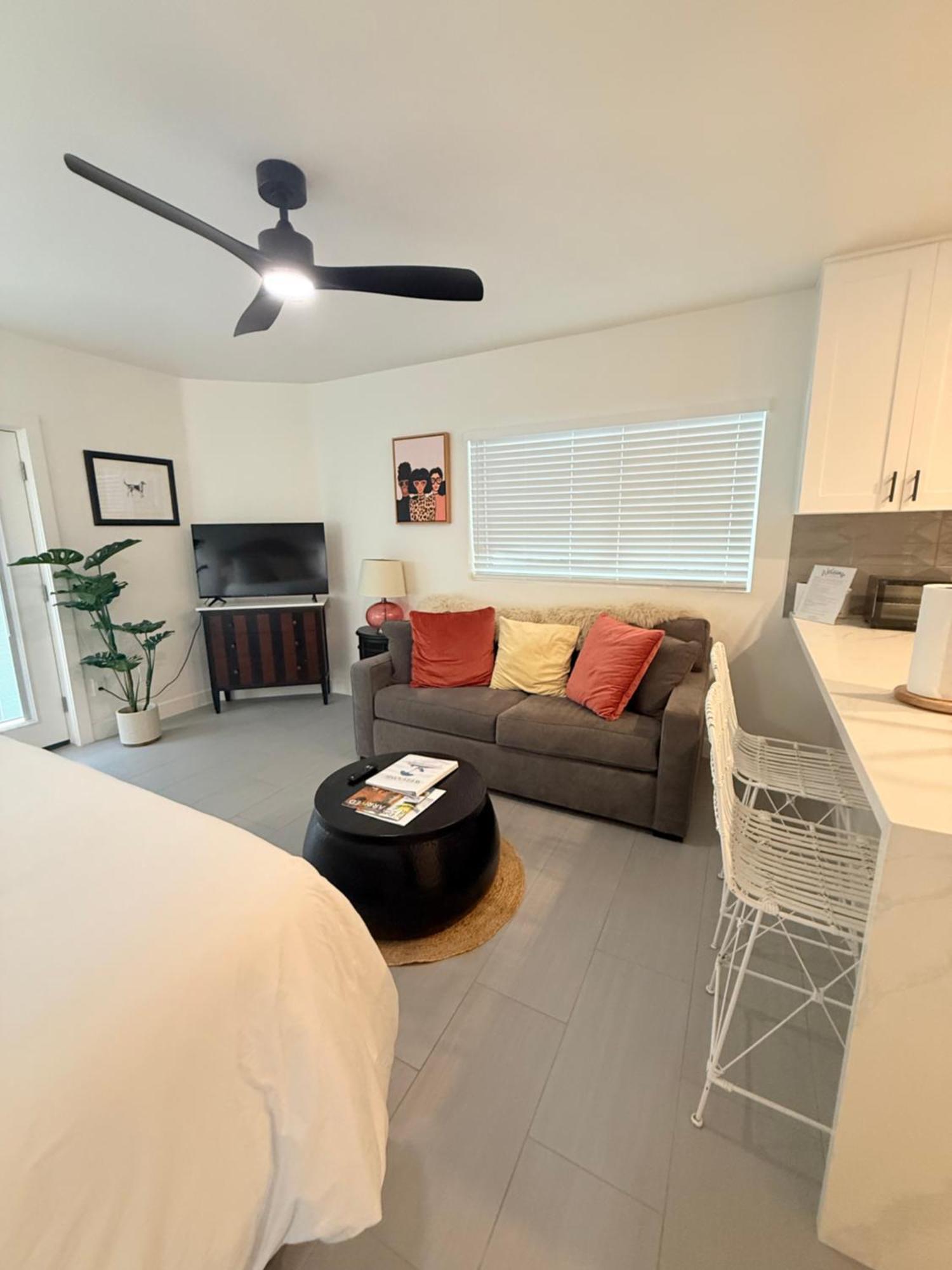 Beachwalk Aparthotel 4*