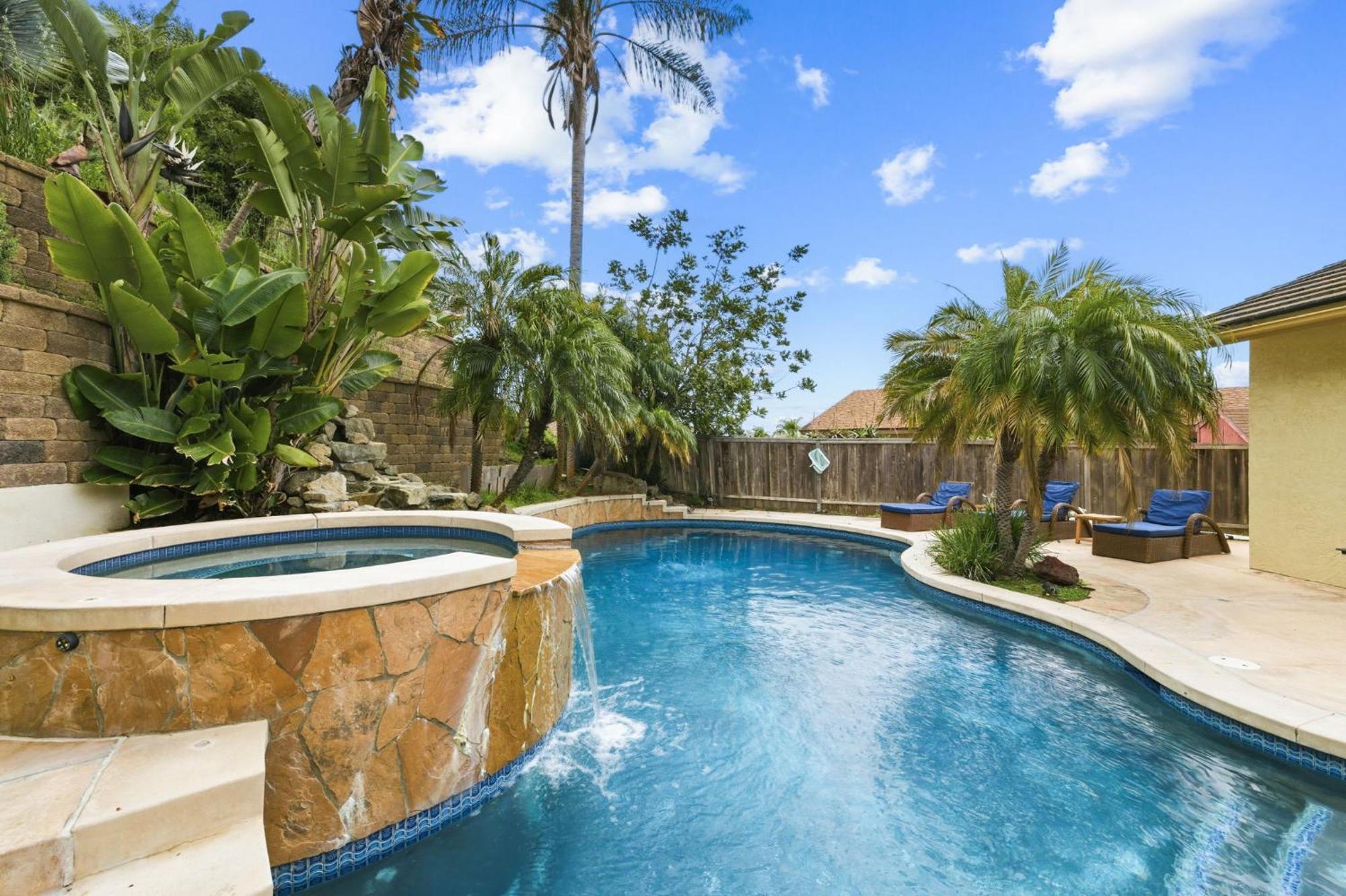 Pool Retreat With Hot Tub And Patio Holiday home Carlsbad