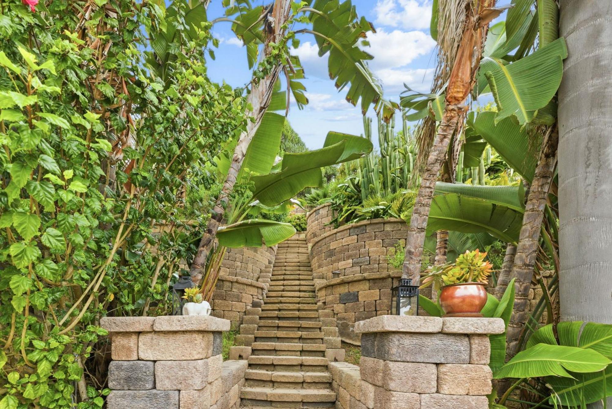 Pool Retreat With Hot Tub And Patio Holiday home Carlsbad