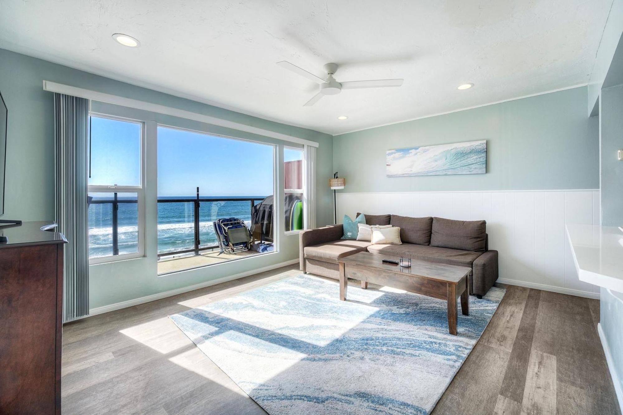 Oceanfront Apartment, Private Balcony, Access, Sunset Views