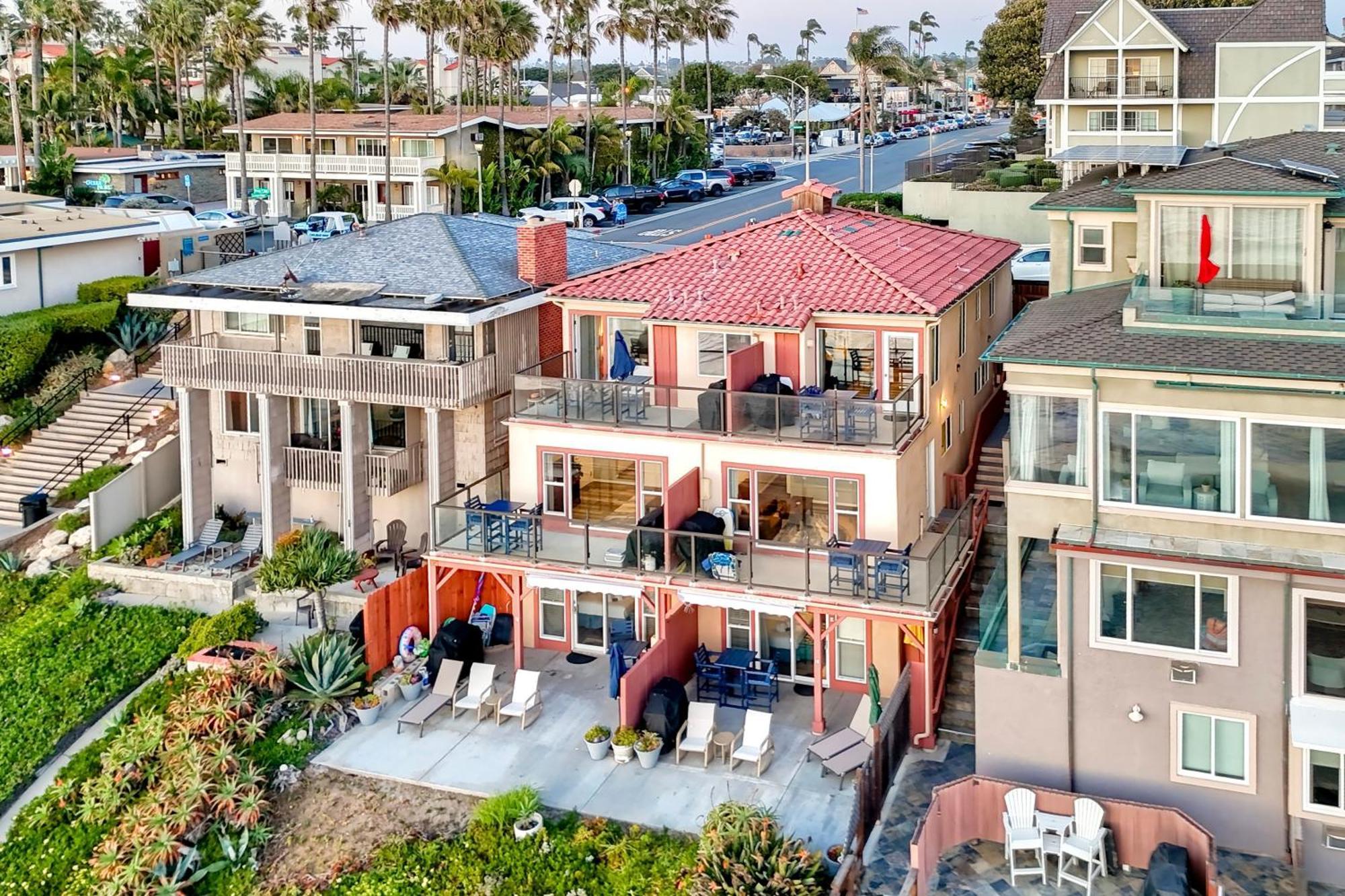 Apartment Oceanfront Apartment, Private Balcony, Access, Sunset Views *