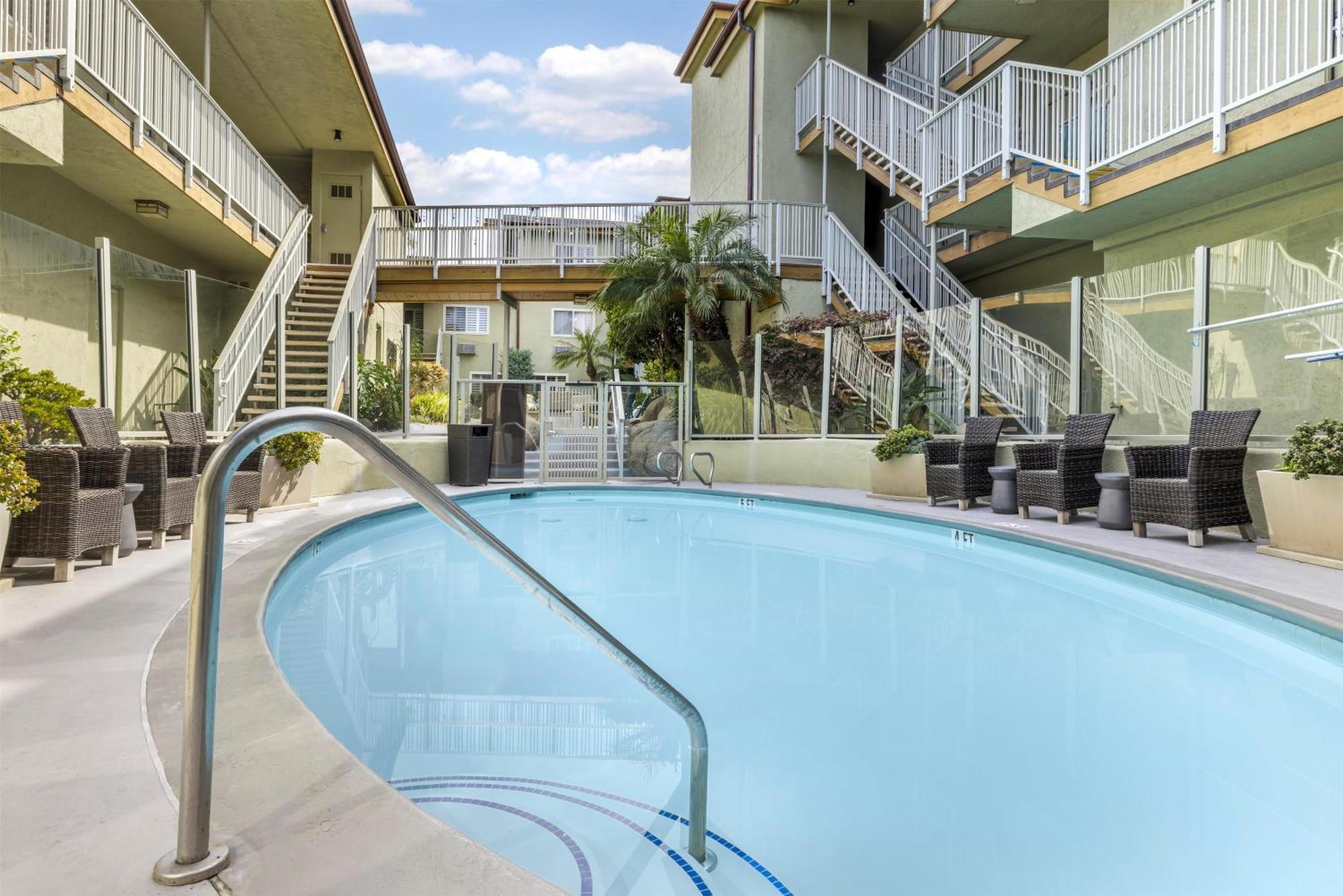 Western View Hotel 3*