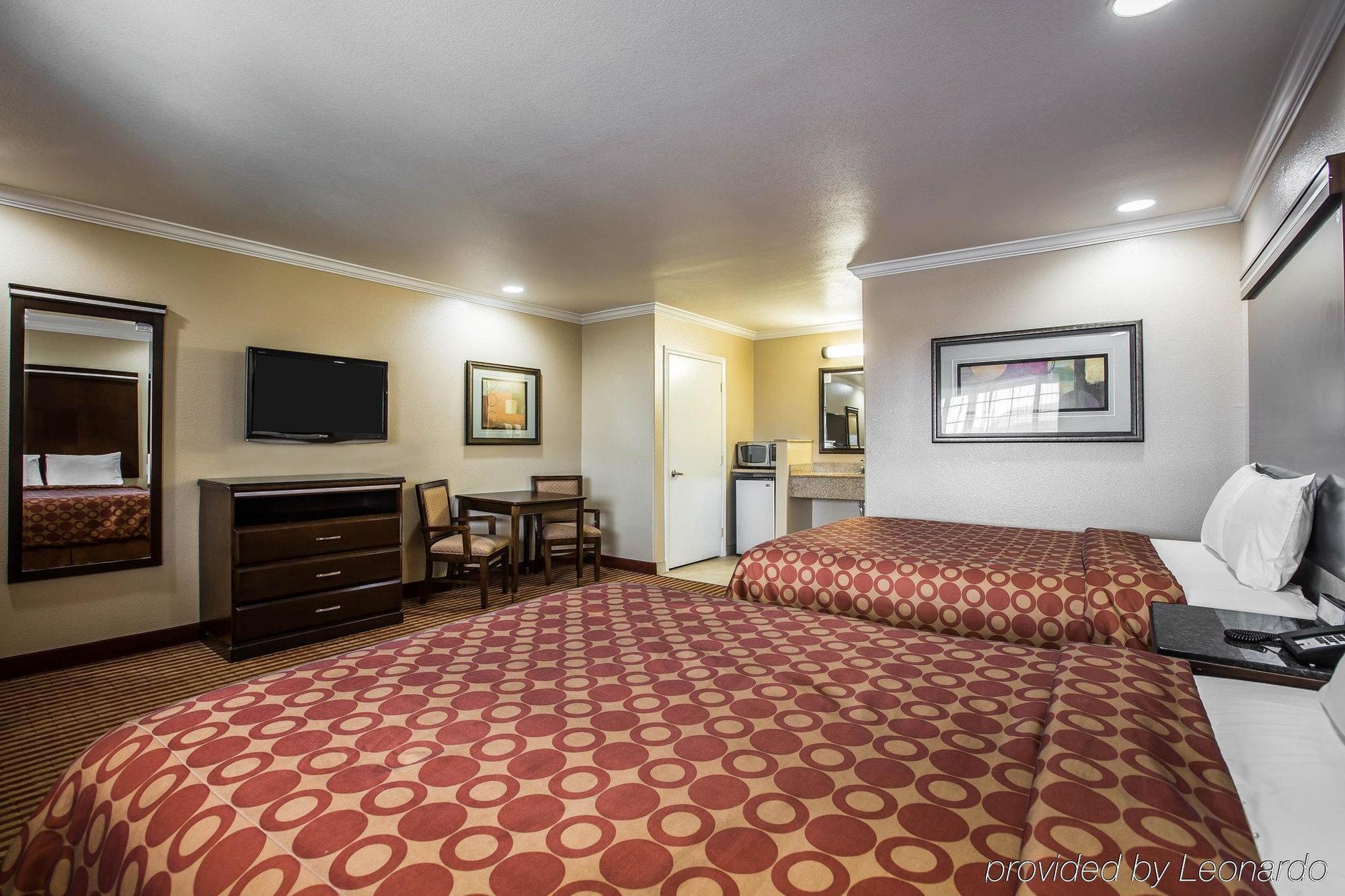 6 Carlsbad, Ca- North 2* Carlsbad