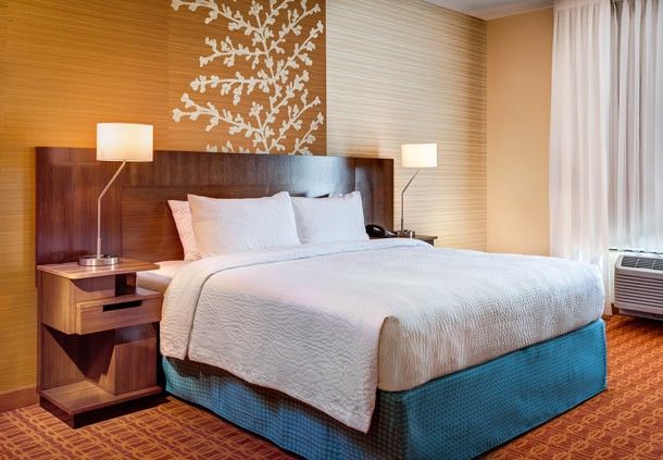 Fairfield & By Marriott San Diego Hotel