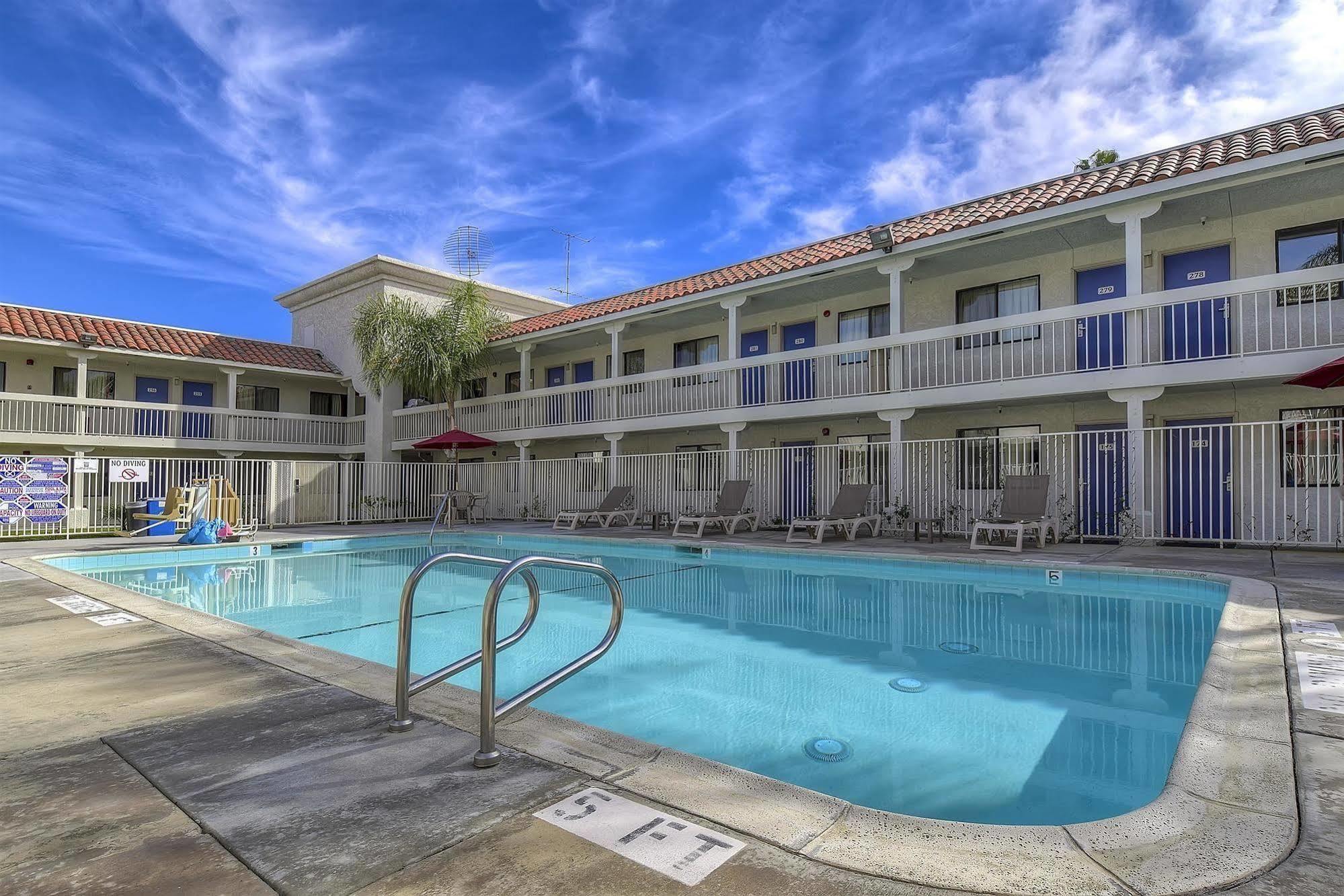 Hotel 6-carlsbad, Ca
