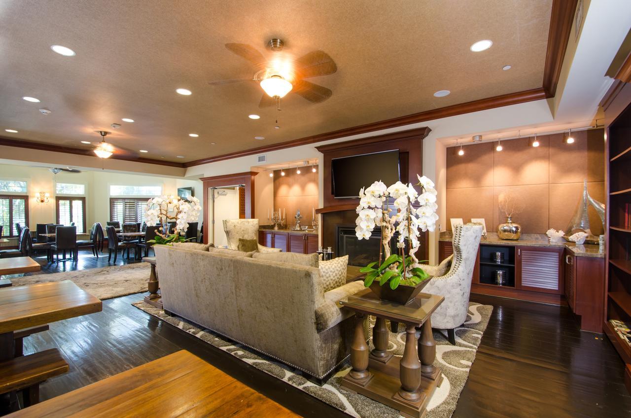 Hotel West &