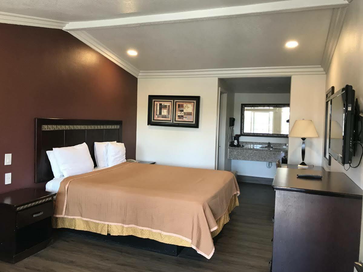 Hyland Near Legoland Motel 2*