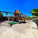 King Bed-Hot Tub-Play Structure-Walk To Beach