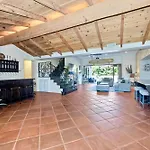 Walk To The Beach - Outdoor Dining - Spacious