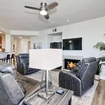 Lagoon Views - Pool - Hot Tub - Gated Community