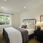 Coastal Retreat With E-Bikes!