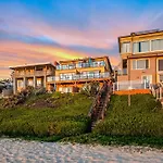 Amazing Beachfront Condo With Deck, Patio, & Balcony
