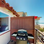 3009 Ocean Street A Beachfront Condo With Balcony & Deck