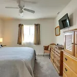 Downtown Carlsbad Apartment < 1/2 Mi To Beach!