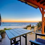 Oceanfront Condo, Private Patio, Beach Access, Bbq