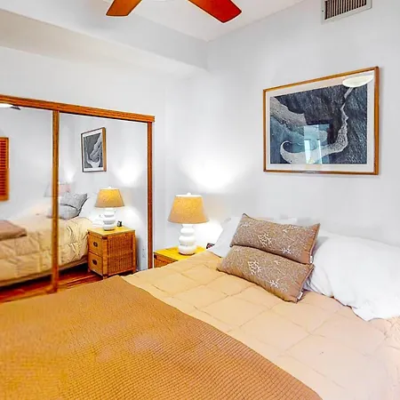 Hotel 2751 Ocean Street