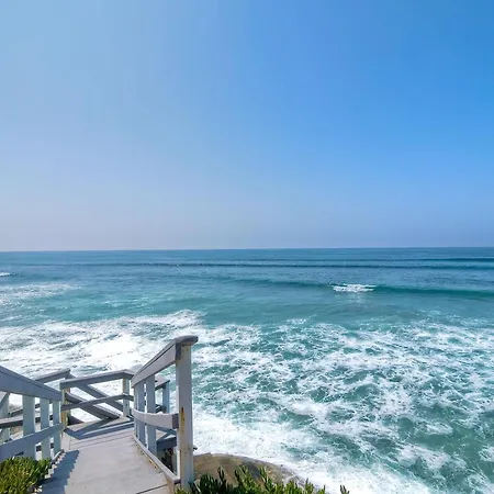 Oceanfront With Private Access, Remodeled Kitchen Holiday home