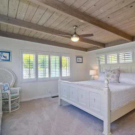 Oceanfront With Private Access, Remodeled Kitchen Holiday home