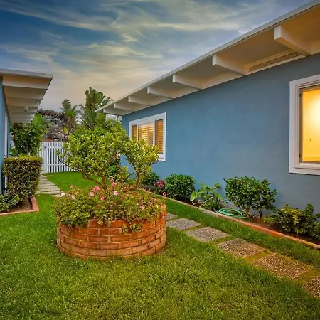 Oceanfront With Private Access, Remodeled Kitchen Holiday home *