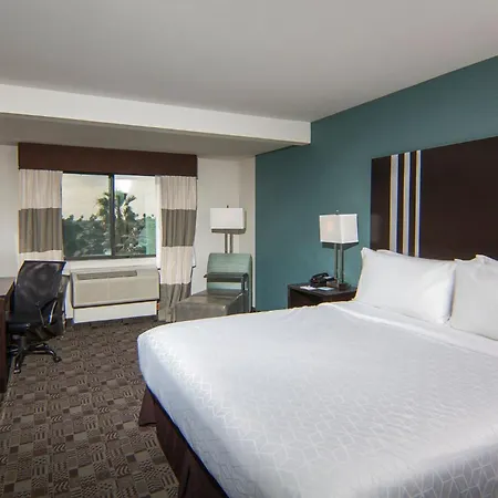 Express & By Ihg