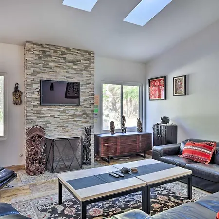 Getaway - Furnished Patio + Pool!