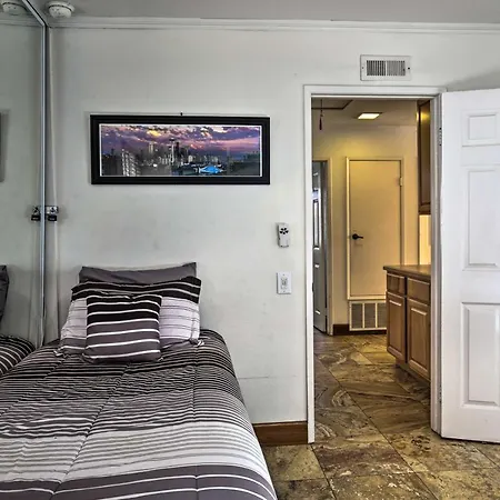 Holiday home Getaway - Furnished Patio + Pool! Carlsbad