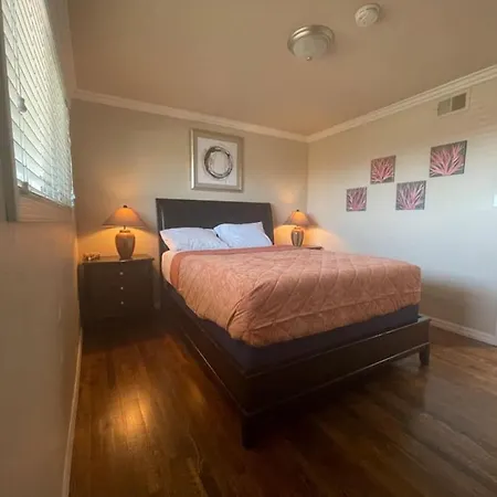 King Bed-hot Tub-play Structure-walk To Beach *