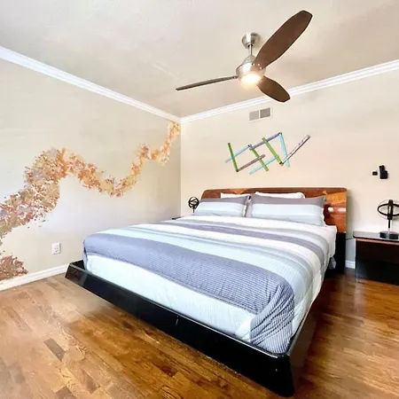 Holiday home King Bed-hot Tub-play Structure-walk To Beach *