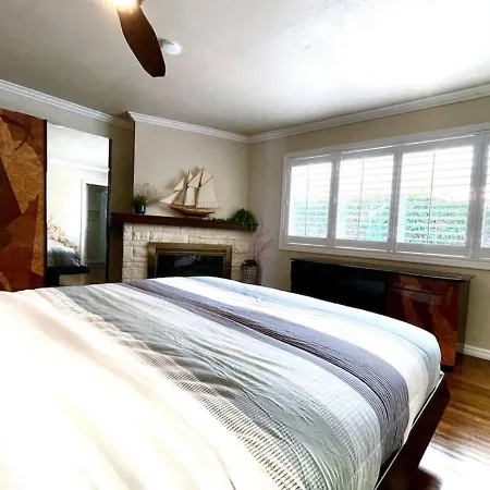 King Bed-hot Tub-play Structure-walk To Beach *