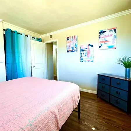 Holiday home 7 Minutes To Legoland-3 Minutes To Beach-king Beds Carlsbad